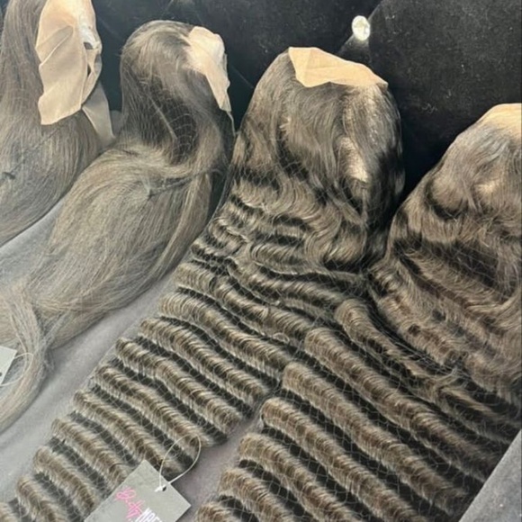 Deep wave wigs - Picture 1 of 1
